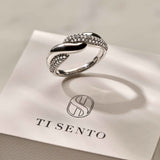 Twisted Zirkonia Ring